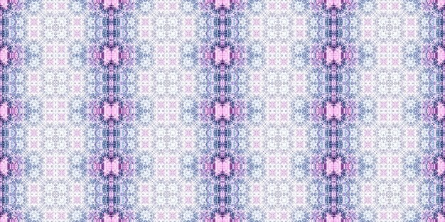 Ręcznie haftowany wzór na lnianej tkaninie